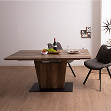 ゴージャスなT字テーブルがお部屋の雰囲気を一気に格上げ 伸長式ダイニングテーブル