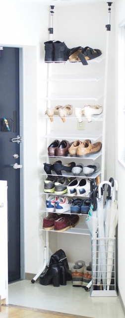 狭い玄関でもすっきりおしゃれ おすすめの玄関収納5選 Covearth Magazine 狭い玄関でもすっきりおしゃれ おすすめの玄関収納5選 Covearth Magazine