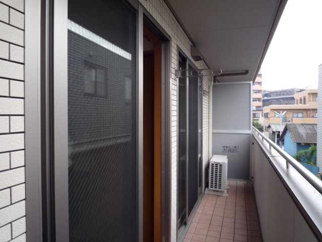 キレイなベランダで気分も上がる 掃除のコツを教えます Covearth Magazine