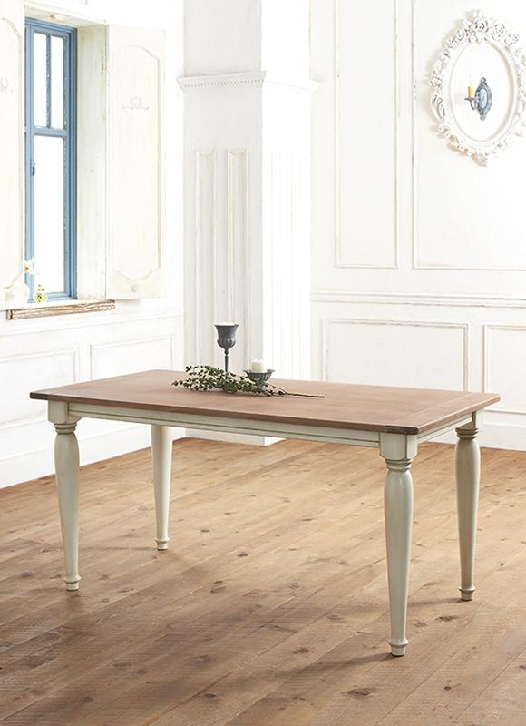 シャビー調ステンドグラス　カントリー　シャビー系好き シャビーシックとは？オトナ可愛いインテリアの魅力とお部屋の作り方