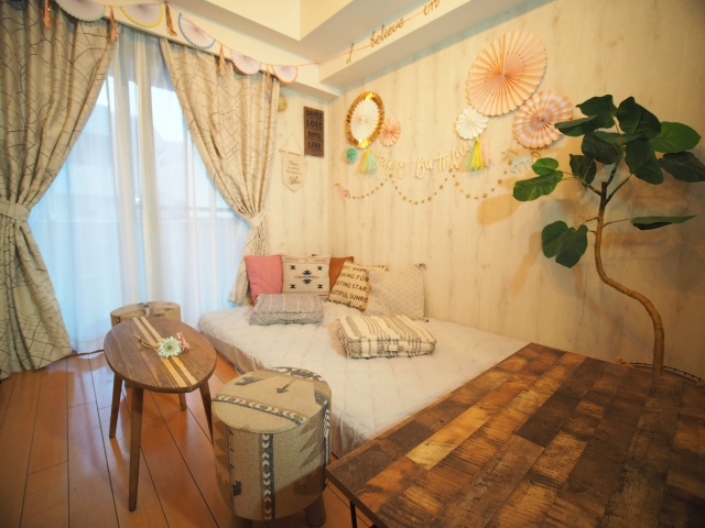 女子力全開 カントリー調の家具でゆるふわガーリーなお部屋づくり Covearth Magazine