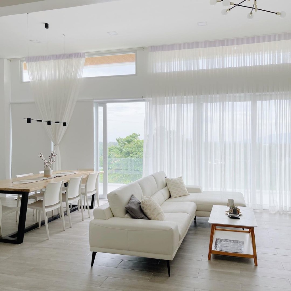 ホワイトカーテンがポイント♡清潔感溢れるインテリア実例 | COVEARTH