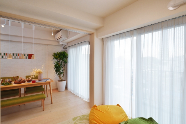 ライフスタイル別 横長リビングのレイアウト例 収納アイデア Covearth Magazine ライフスタイル別 横長リビングのレイアウト例 収納アイデア Covearth Magazine