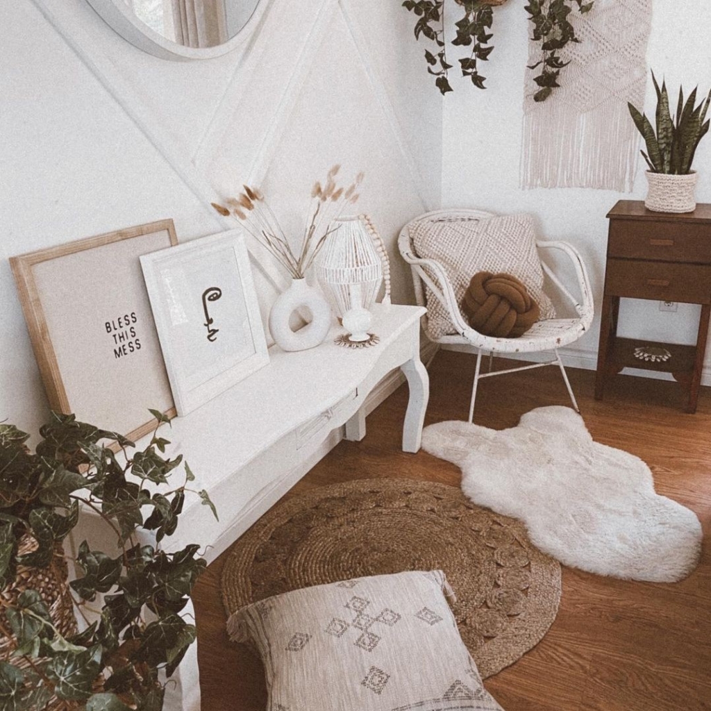 118293943_3467066799979199_611