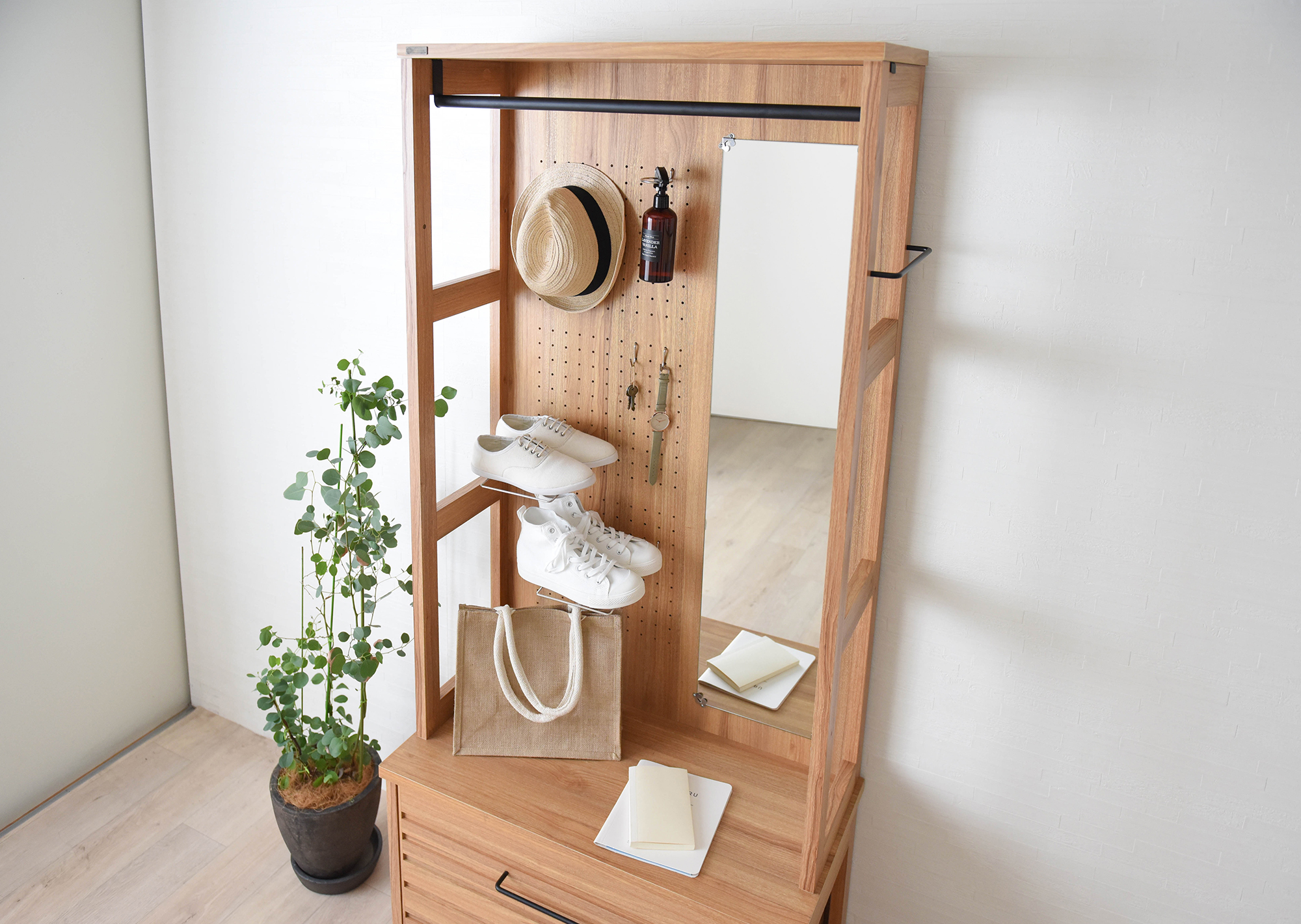 頑丈さ？オシャレ重視？ぴったりなハンガーラックを選ぶコツ