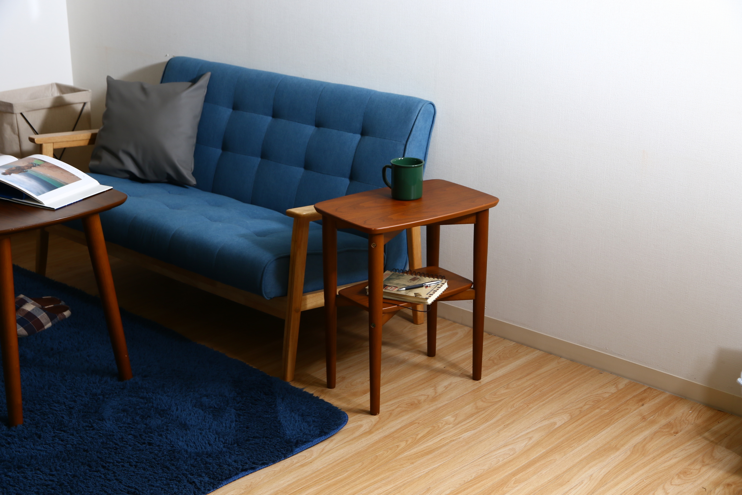 エレガントなテーブル 狭いスペース用の小さなサイドテーブル @0009