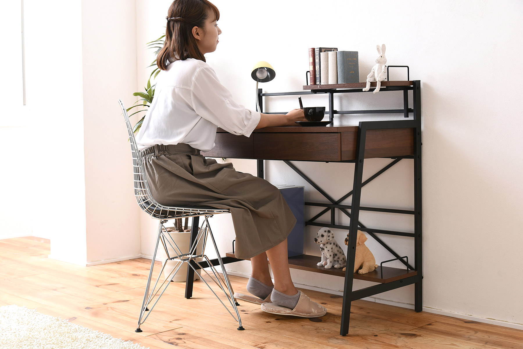 カフェをヒントに 家でも仕事がはかどるインテリアコーディネート Covearth Magazine