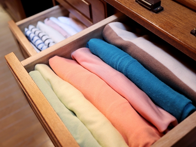 並べるだけでいい？服を賢く収納する方法【整理整頓のコツ