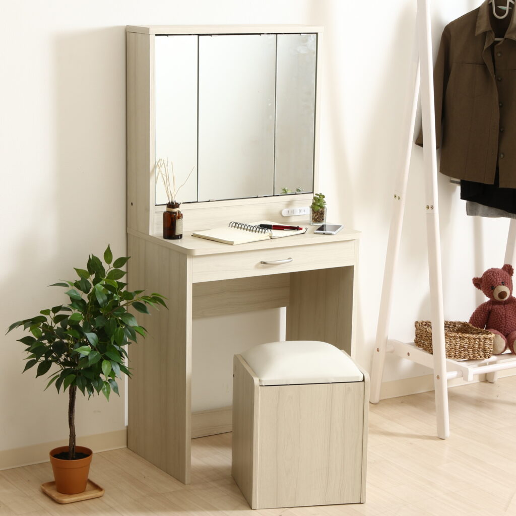 カッシーナ「MAKE UP/メイクアップ」ドレッサー・三面鏡　スツール付き　美品 カッシーナ「MAKE UP/メイクアップ」ドレッサー・三面鏡 スツール付き