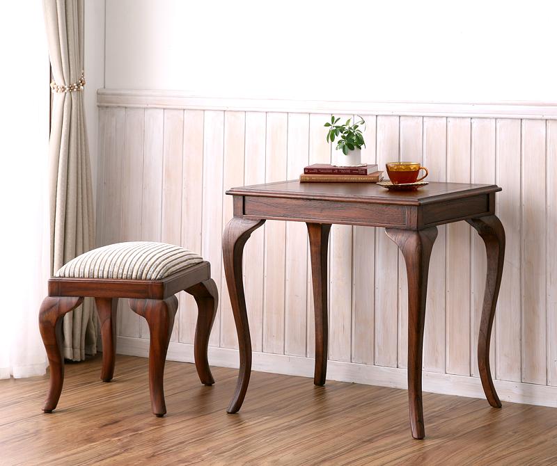 書斎に小さなテーブルを置いてみよう！リモートワークの休憩所作り