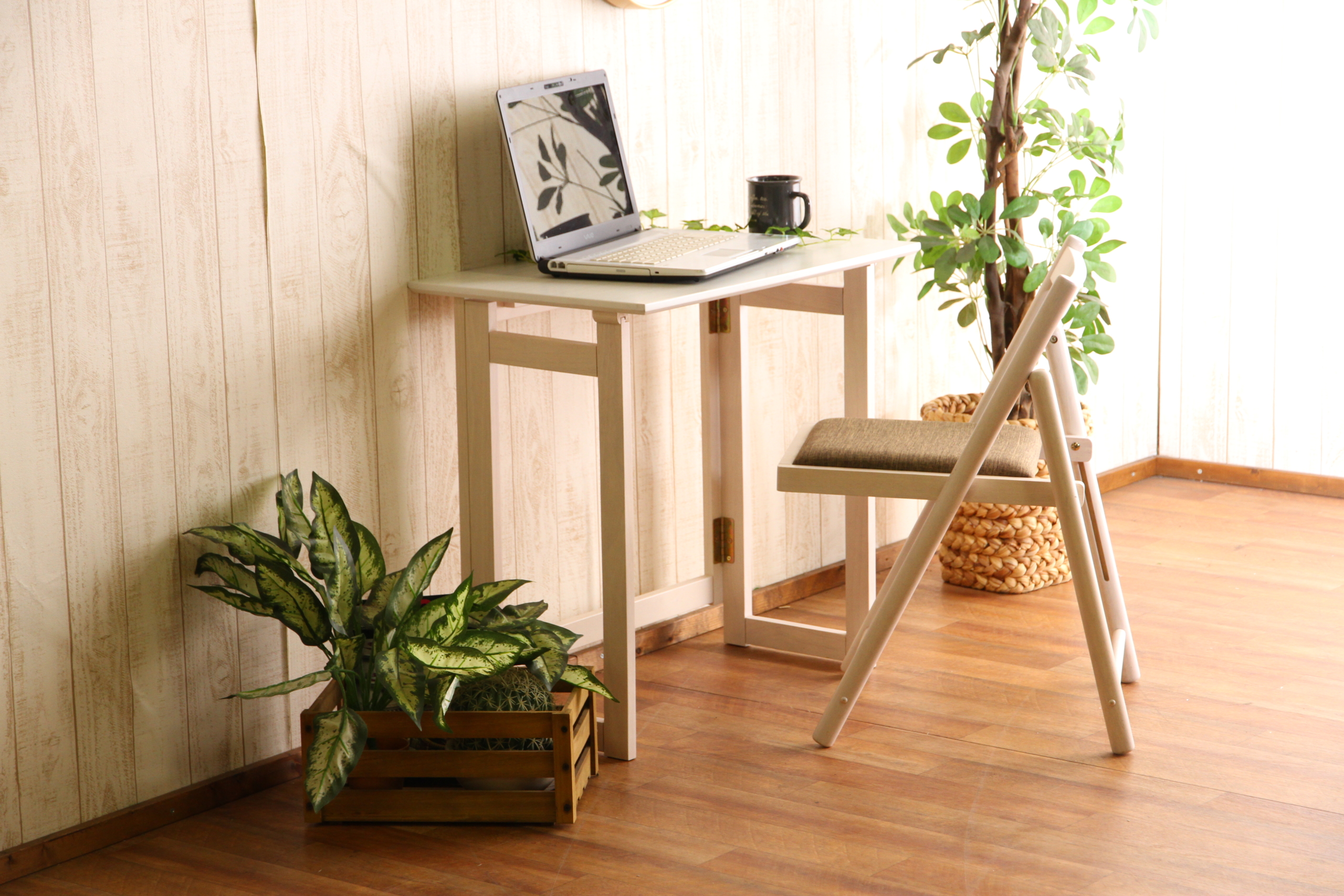 ダイニングテーブルで勉強！おすすめ折りたたみテーブル8選＆リビング