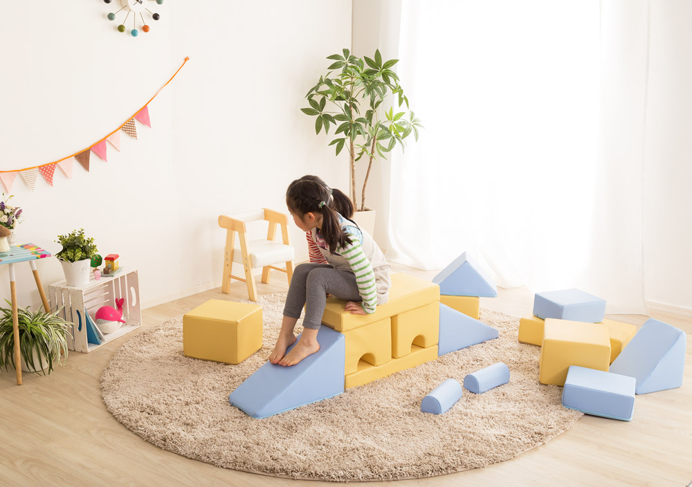 部屋の主役になる！カラフルなインテリアで作るおしゃれな