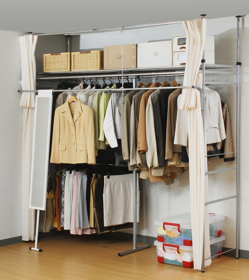 mクローゼット整理中m2点 隅から隅まで効率よく！クローゼット収納の選び方＆整理整頓術