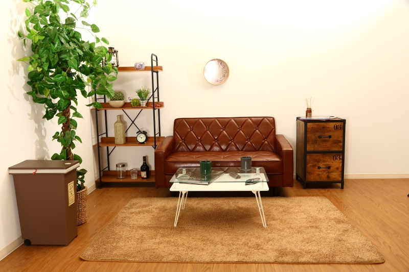 戦士のガラステーブル① 高級インテリア ガラス天板付き インテリア