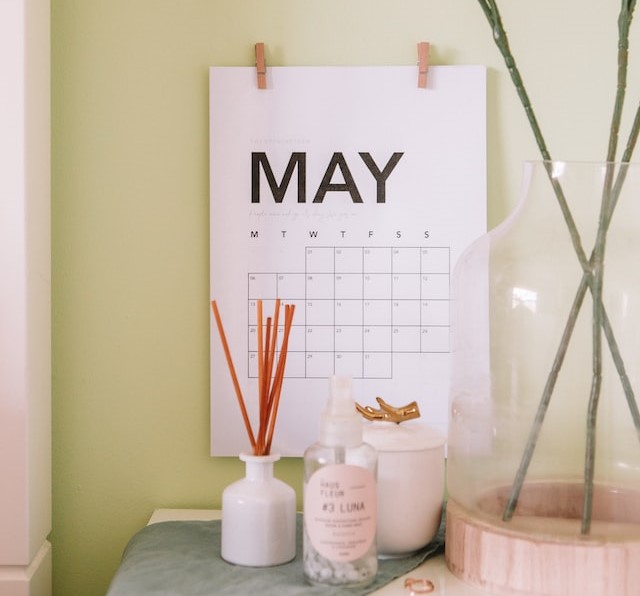 カレンダーどの部屋に貼る？風水を取り入れて2023年の運気をUP ...