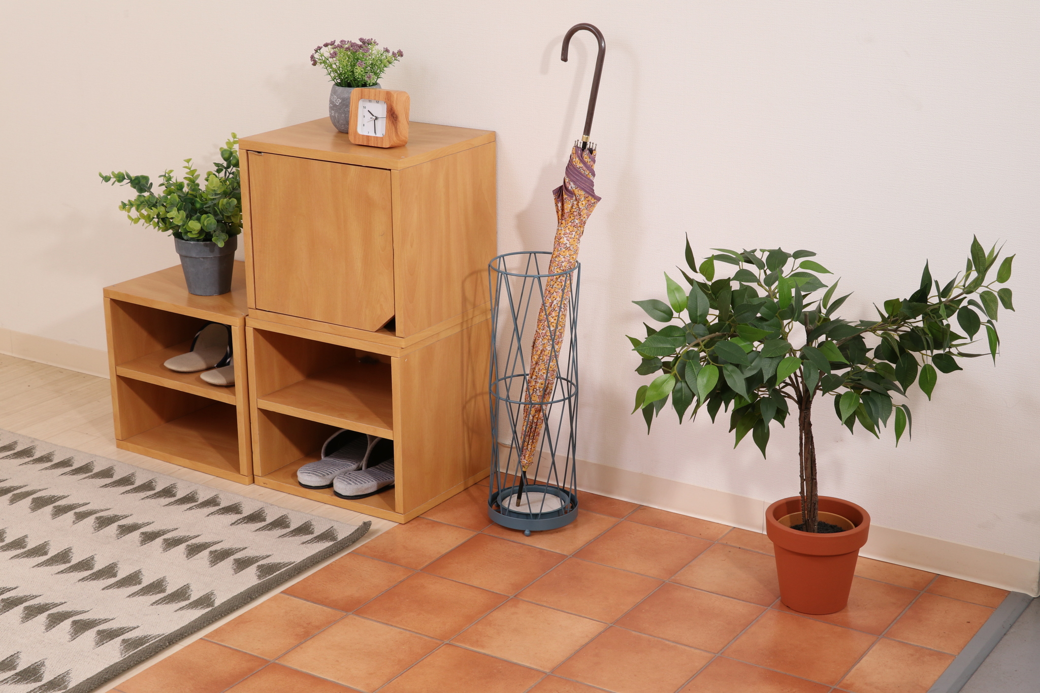 お部屋の　玄関の　インテリアに！！ おしゃれでこだわりの玄関インテリアを作るコツ | COVEARTH MAGAZINE