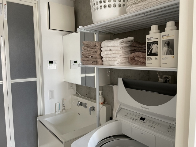 狭い収納スペースでも簡単に使えるランドリー便利収納棚♡♡ 狭い収納スペースでも簡単に使えるランドリー便利収納棚♡♡