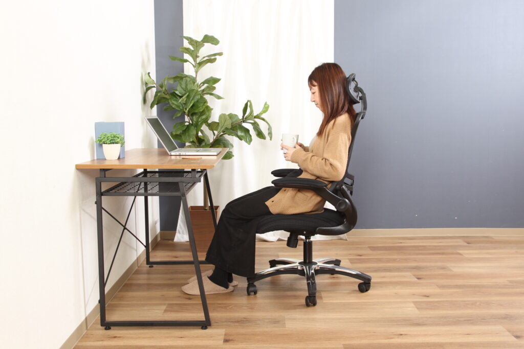 ミニマリストにおすすめのテーブル＆机14選！選び方も解説 | COVEARTH