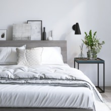快適な眠り キャビネットヘッドボード 脚付きベッド グレージュ (セミダブル)