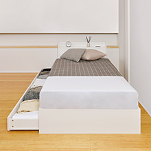 寝室に贅沢を ホテル品質 棚・コンセント付収納ベッド ホワイト (ダブル)