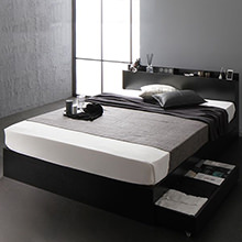 モダンな高級感溢れるデザイン 棚・コンセント付き収納ベッド (シングル)