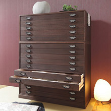 伝統の技を駆使して作られた高級感のある 焼桐着物箪笥 5段の詳細