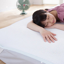 吸水性があるからいつでもさらさら 接触冷感敷きパッド