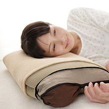 手軽にしっかり調節可能  寝ながら高さ調節サラサラ枕 (カバー付)