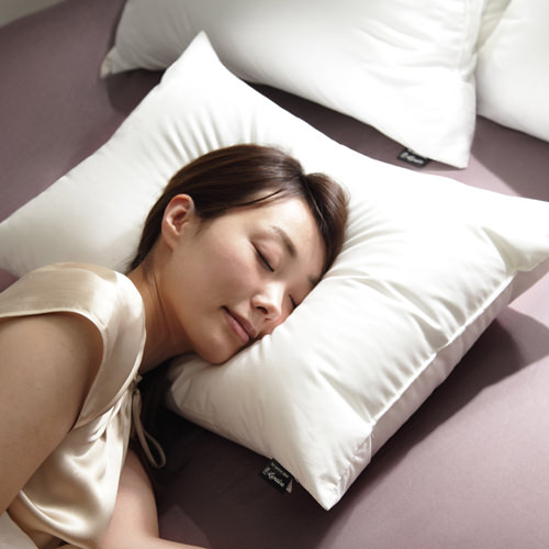 低アレルゲンで安心 リッチホワイト寝具 新触感サポート枕