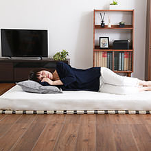 通気性が良く湿気に強い 天然桐材ロール式すのこベッド (セミダブル)