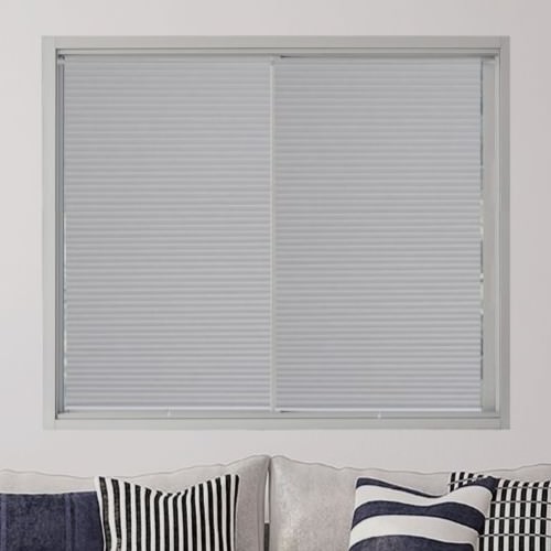 光と熱を遮断 フリーカットハニカムブラインド 73×110cm (遮光タイプ)