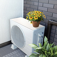 温度上昇を抑えるナチュラルデザインの 室外機用シート