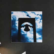 青空と鐘の影がお部屋をお洒落に彩る cruce&co.のアートパネル