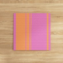 シンプルながらも個性的 子供部屋にぴったり/ストライプのファブリックパネル