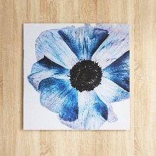大輪の青い花で心落ち着く空間に 花の壁掛けアート