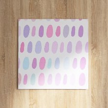 やわらかな線とやさしい色使いが暮らしにぬくもりを与える 北欧のファブリックパネル