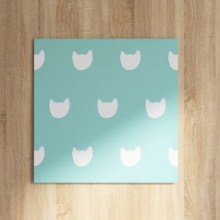 ポップな猫のドットが愛くるしい 北欧のファブリックパネル