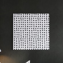 シンプルなデザインが使いやすい ドット柄のファブリックパネル