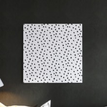 モノトーンでどんなお部屋でも合わせやすい ドット柄のウォールデコ