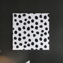 手書きタッチがラフでおしゃれな ドット柄の壁掛けアート