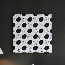 個性的でもモノクロだから合わせやすい ドット柄のアートパネル