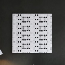 お部屋の雰囲気を引き締めてくれる ドット柄のファブリックパネル