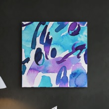 ブルーのグラデーションが美しい 幾何学模様の壁掛けアート
