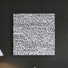 抽象的な線画が一面に描かれた 幾何学模様のアートパネル
