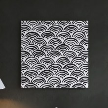 和のテイストも感じられる 幾何学模様のウォールデコ