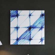 ガラスのようなデザインがおしゃれな 幾何学模様のファブリックパネル