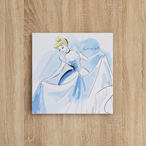 さりげない心地よさをお部屋に シンデレラのウォールデコの詳細 カヴァース