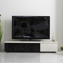 美しい直線がもたらす非日常な空間 幅 150cm TVボード