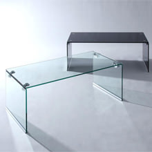 透明感の極みでスタイリッシュ空間を演出 ガラスローテーブル