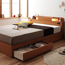 豊富な機能で快適な寝室 照明・コンセント付き収納ベッド(シングル)